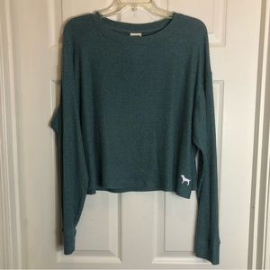PINK Victoria’s Secret Oversized Long Sleeve Cropped Top. Size M